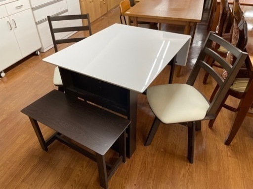 ニトリ 片パタベンチダイニング4点セット 入荷しました