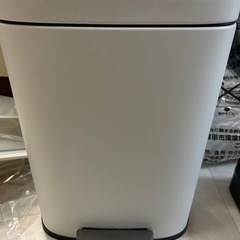 ゴミ箱の画像