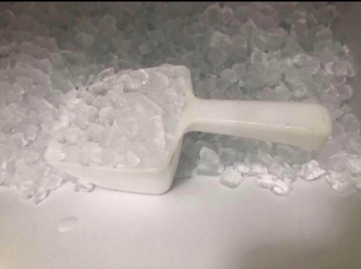 お話し中　引取希望（場所によっては自家発送も可　設置もお手伝いします）ホシザキ　製氷機　チップアイス60kg  2016年製