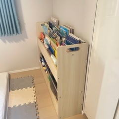 1万円以上する絵本棚を無料でお譲り致しますの画像