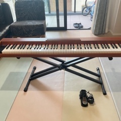 【ほぼ新品】木製電子ピアノ<2023年新モデル>を5,000円でお譲り致しますの画像