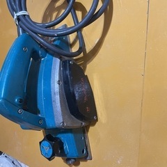 マキタ 電気カンナ 1900B 有効切削幅 82mm 電動工具 ...