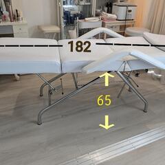 フェイシャルベッドの画像