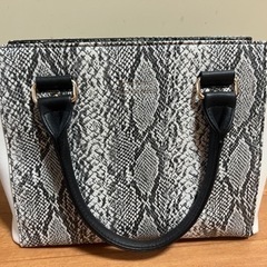 ブランド品ではありません！ハンドバッグ