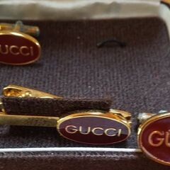 タイピンとカフスの画像