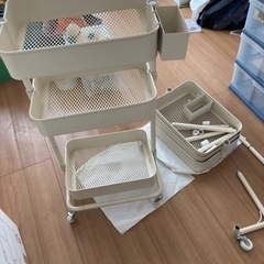 (値下げ)3段収納グッズ×2の画像