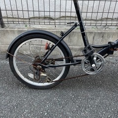 《近場なら配送します》折りたたみ自転車　20インチ　鍵付きの画像
