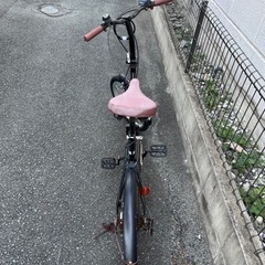 《近場なら配送します》折りたたみ自転車　20インチ　鍵付きの画像