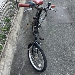 《近場なら配送します》折りたたみ自転車　20インチ　鍵付きの画像