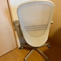 【決まりました】IKEA デスクチェア キャスター・アームレスト付きの画像