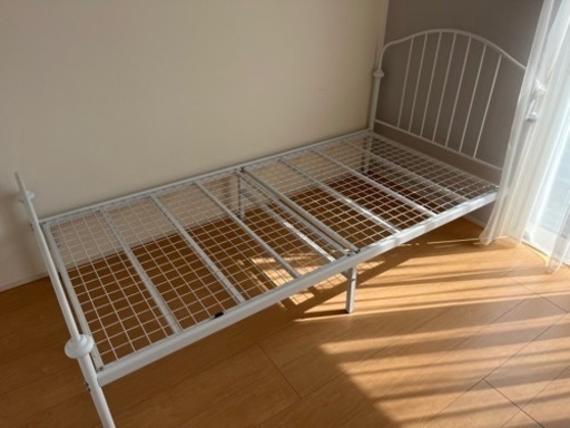 ニトリ　パイプベッド　フレームホワイト