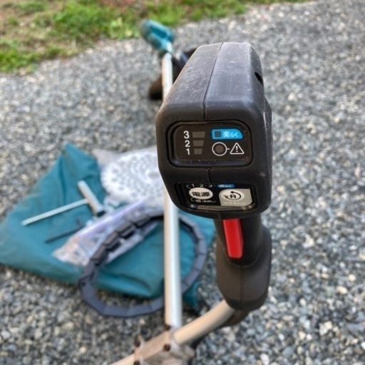 マキタ充電式草刈機