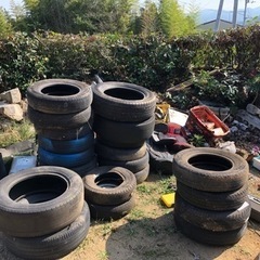 無料　　　古タイヤ　　船舶用、大型重機異動用など。