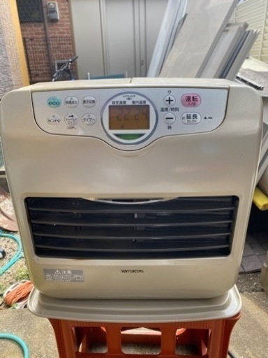 中古　コロナ石油ファンヒーター