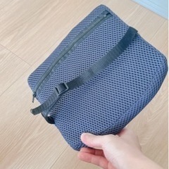 【中古】自転車チャイルドシート用クッション　グレーの画像