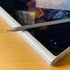 【ネット決済★全国配送可能】タブレットとしてもノートパソコンとしても高性能な2in1★画面を取り外し反対に装着する事でよりスリムに🎵Microsoft SurfaceBook★決済方法選べます🎵の画像