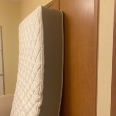 シングル白マットレスの画像