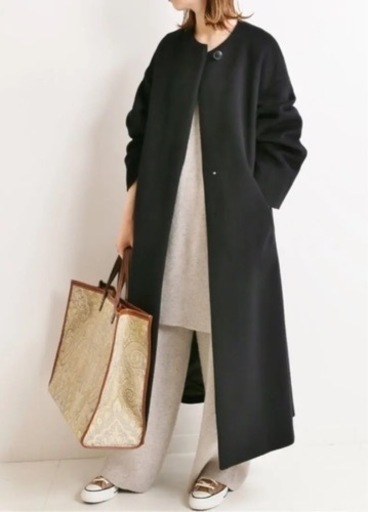 IENAのロングコート　ノーカラー　サイドスリット
