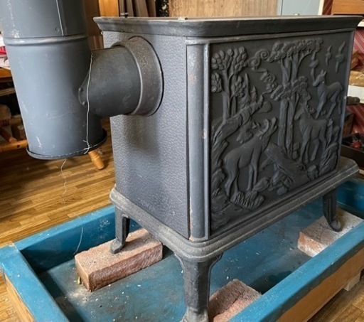【決まりました】アンティーク 薪ストーブ　煙突付き