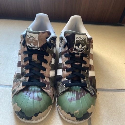 adidasスニーカー