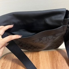 コーチ メンズショルダーバッグ の画像