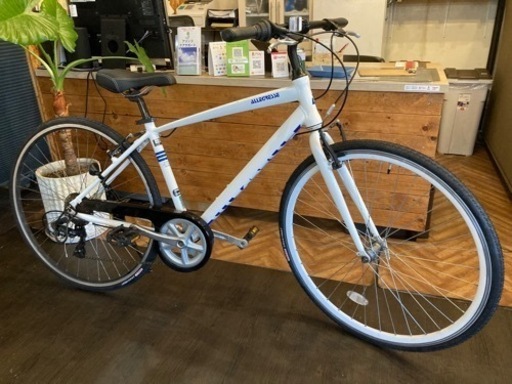 【前後タイヤ・チューブ新品！】アルミフレーム　7速　700×28cクロスバイク　ホワイト