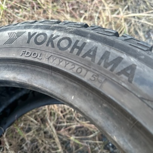 中古スタッドレス235/45R172️⃣本