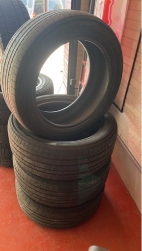 ヨコハマ　ブルーアースRV02  235/50/18 4本