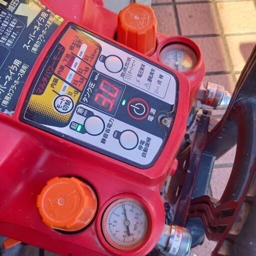MAX マックス AK-HH1250E 高圧エアコンプレッサー【野田愛宕店】【店頭取引限定】【中古】管理番号：ITYGAGV92B4G