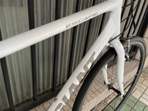 ?クロスバイク? GIANT escape R3 白