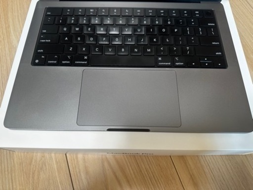 14インチMacBook Pro - スペースグレイ