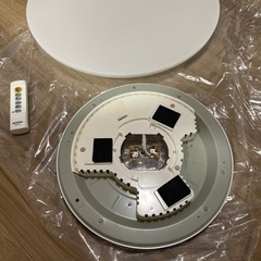 【取引中】さしあげます。アイリスオーヤマ シーリングライト8畳用（といいつつ8畳には暗いと思う）の画像