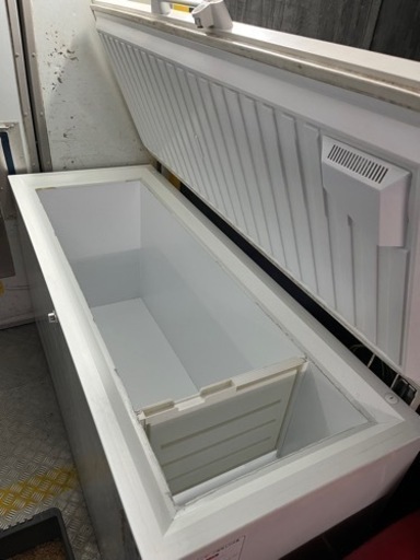 ダイレイ　超低温冷凍ストッカー