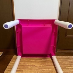 組立式 子供用 テーブルと椅子のセットの画像