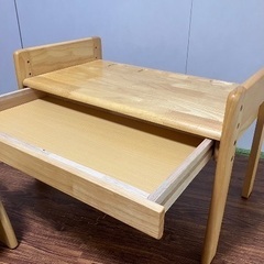 幼児机の画像