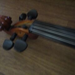 バイオリン、弓、バイオリンケースセット　インテリアの画像