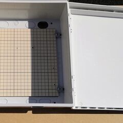 【一旦〆】屋外用キー付プラボックス 分電ボックスの画像