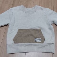 子供服　トレーナー