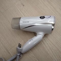 美品 テスコム 大風量 抗菌対応 ドライヤーの画像