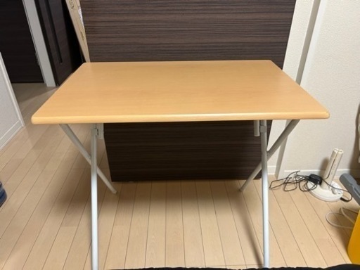 ニトリのテーブル