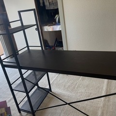 パソコンのテーブルですの画像