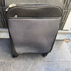 【差し上げます】スーツケース　黒