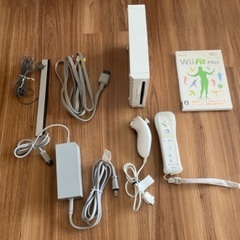 Wii本体&Wii Fit セットで差し上げます。