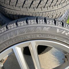 スタッドレスタイヤ　 225/45R 17　ブリヂストン　 BLIZZAK VRX 日本製の画像
