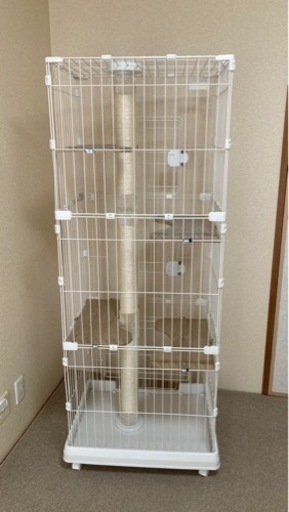 猫ケージ　キャットケージ　棚板４段　爪研ぎポール付き