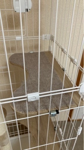 猫ケージ　キャットケージ　棚板４段　爪研ぎポール付き
