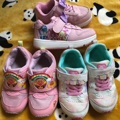 女の子　17E 3足セット(アンパンマン・プリキュア・レンボーレース)