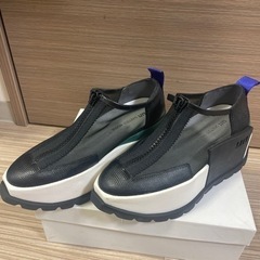 アンスリードユナイテッドヌード コラボスニーカー