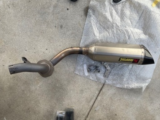 アクラポビッチ　カーボンマフラー