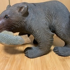 木彫りの熊 鮭 民芸品　の画像